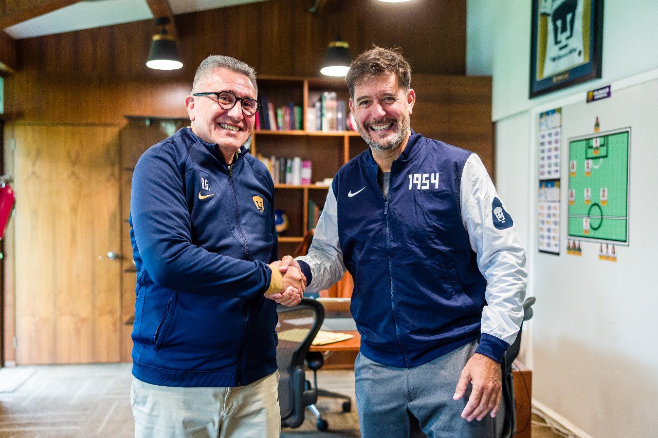 Pumas pacta extensión de contrato con Gustavo Lema