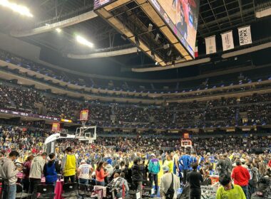 Capitanes arman gran fiesta en CDMX sin Bronny James y destrozan a los Lakers