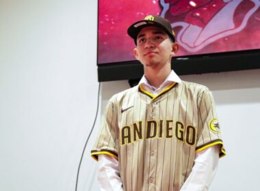 Prospectos de Diablos Rojos del México firman con equipos de MLB