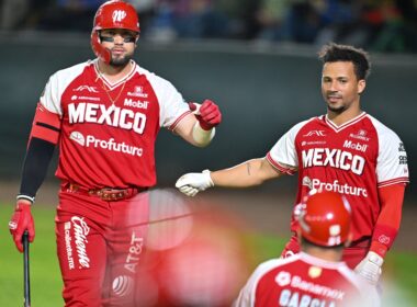 Diablos Rojos del México cortan racha negativa y rescatan el último de la serie en Puebla