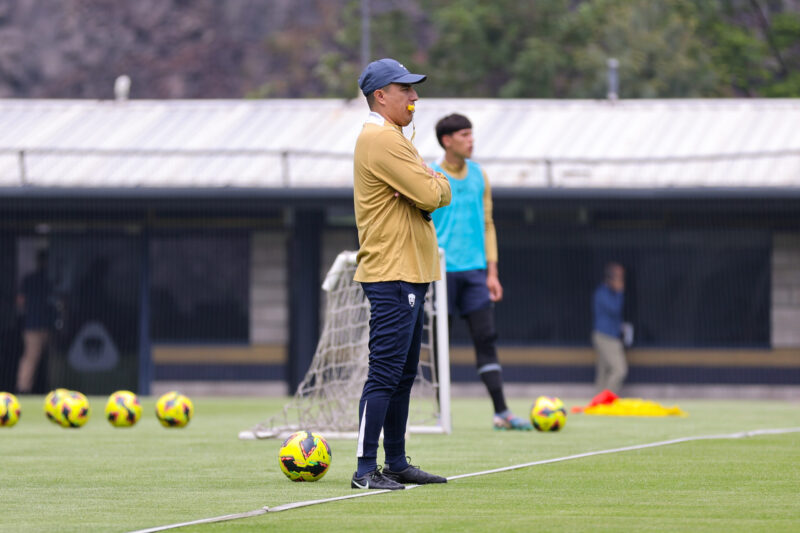 Efraín Juárez trabaja con canteranos y les pide intensidad previo al Apertura 2025