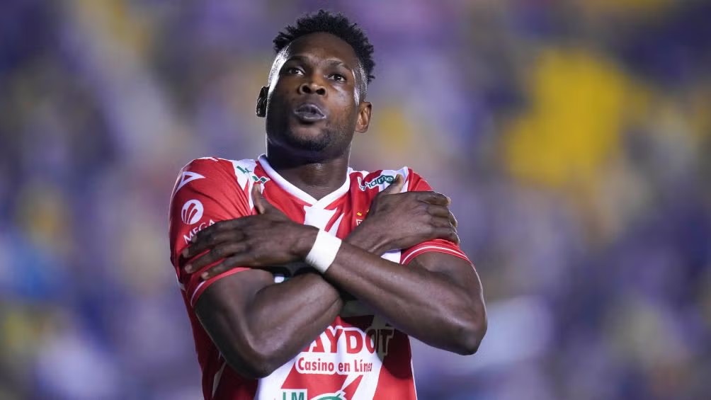 Pumas quiere a Diber Cambindo, ¿Qué complica su llegada a Ciudad Universitaria?