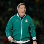 León tendría acuerdo para mantener a su técnico para el Apertura 2025