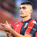 ¡Tensión en Genoa! Johan Vásquez salió lesionado en la Serie A