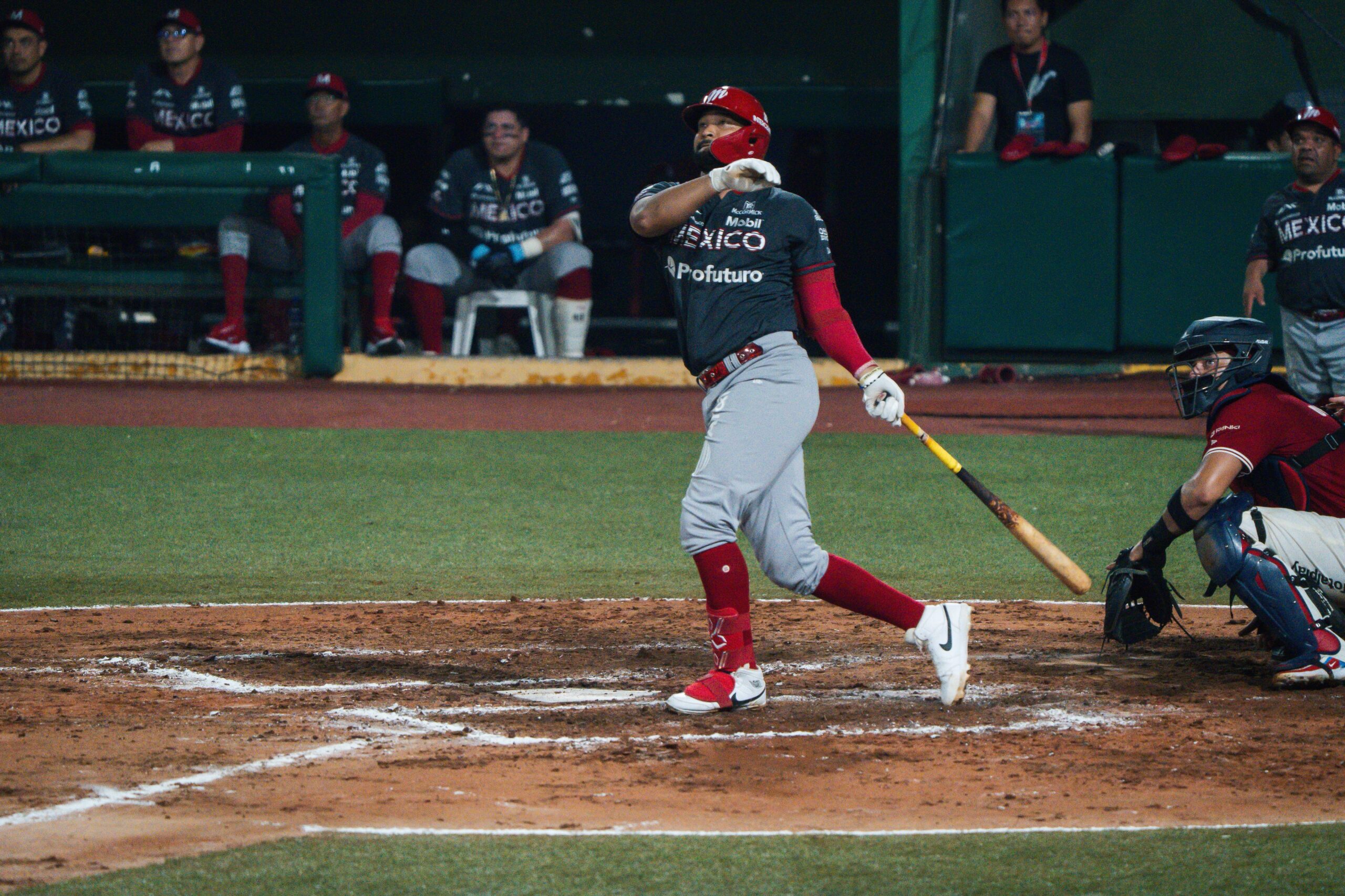 Diablos Rojos del México aseguran serie contra El Águila de Veracruz