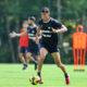 Pumas inicia trabajos con balón en playa