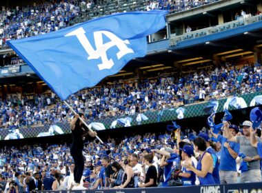 Dodgers niegan acceso a ICE a su estadio y presentan planes para ayudar a migrantes
