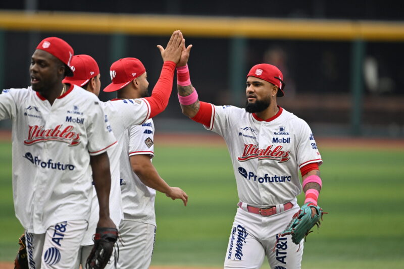 Diablos Rojos del México gana doble cartelera y se queda con serie contra Oaxaca