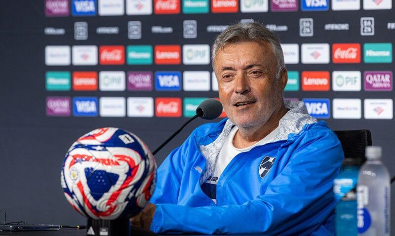 Domenec Torrent habla sobre el posible refuerzo que busca Rayados: “Un jugador que nos aporte”