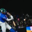 Diablos Rojos del México dejan con vida a Bravos de León