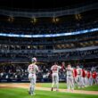 Dodgers y Red Sox dan golpe de autoridad en el Juego 1 del Wild Card 2025