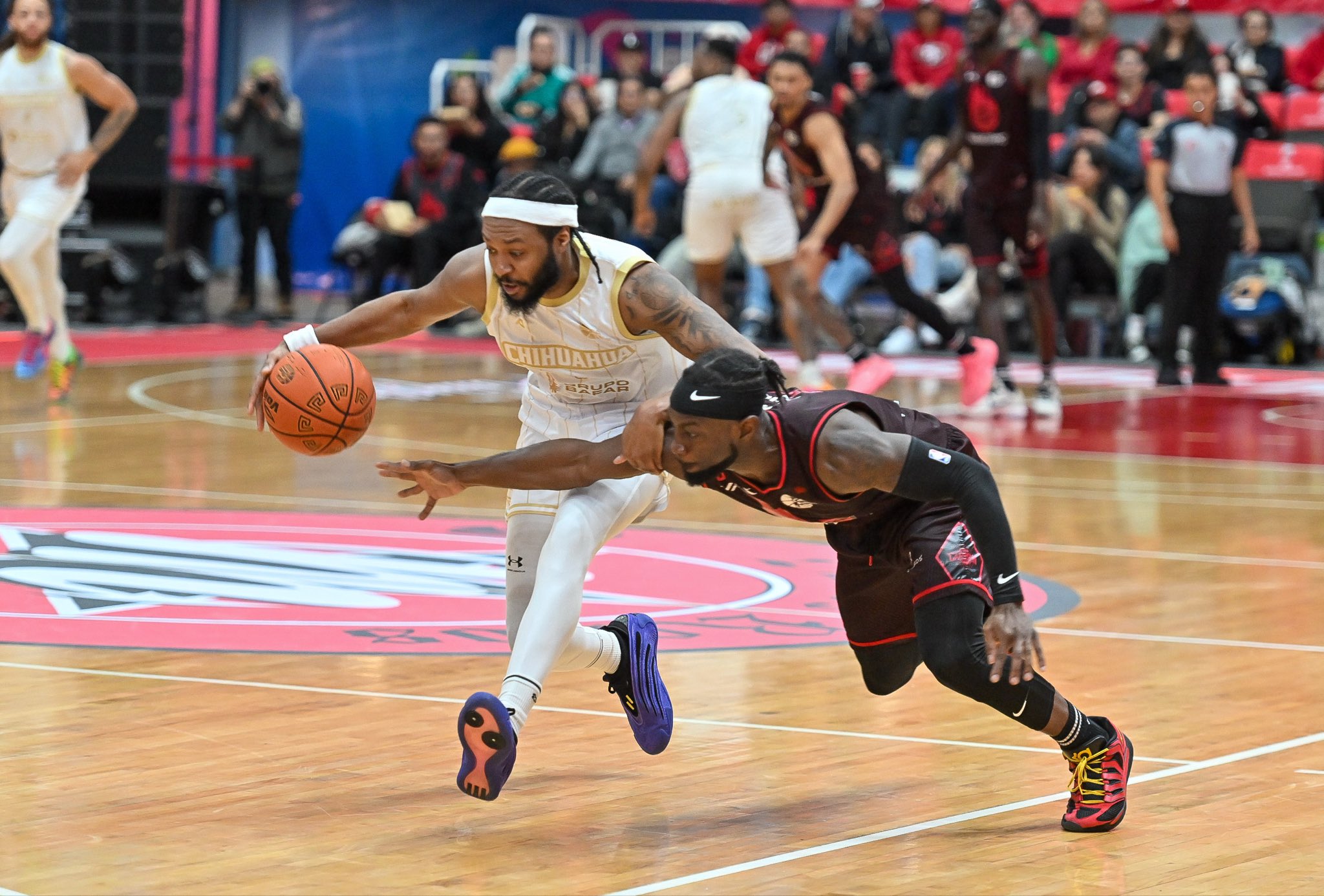 ¿Se complica la hazaña? Diablos Rojos Básquetbol divide juegos en CDMX