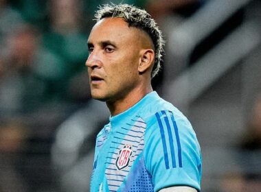 Keylor Navas con molestias físicas y pone en suspenso a Pumas
