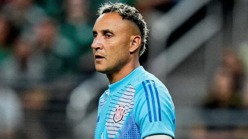 Keylor Navas con molestias físicas y pone en suspenso a Pumas