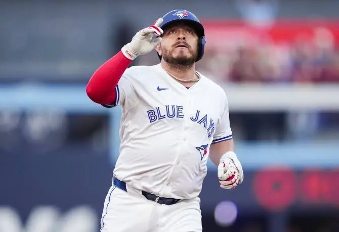 Alejandro Kirk hará historia con México en la Serie Mundial 2025 de MLB