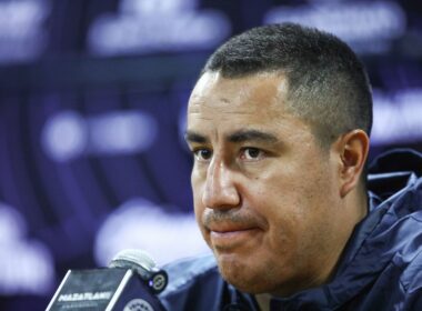 ¡Se queda! Pumas respalda a Efraín Juárez