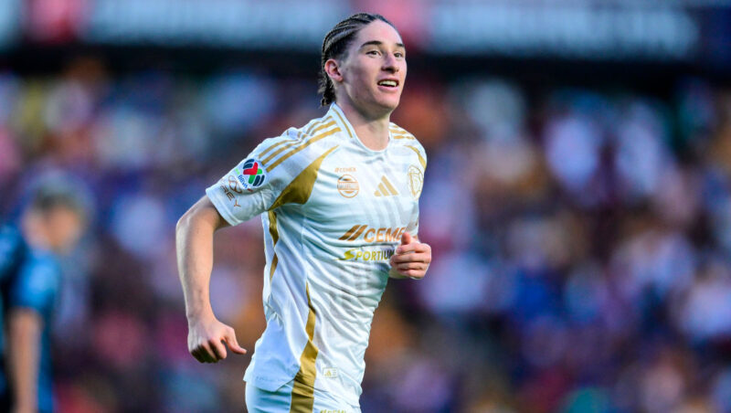 Pumas toma importante decisión con el posible fichaje de Marcelo Flores