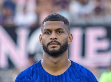 Pumas respalda a José Caicedo tras duras críticas y abucheos en CU