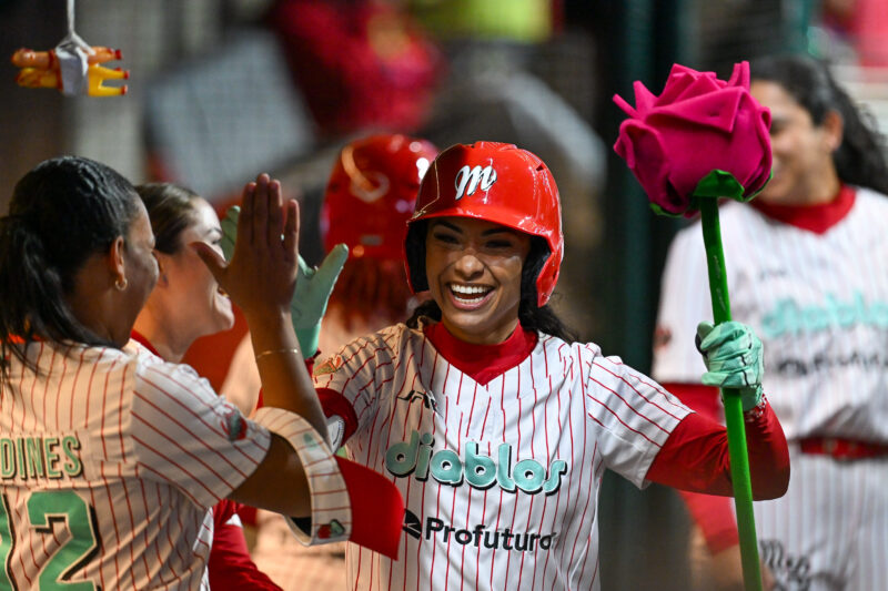 Diablos Rojos Femenil se mantiene en lo alto y vencen a El Águila de Veracruz