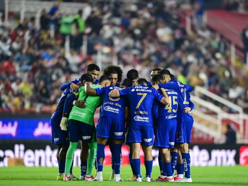 ¿Cómo va a suplir Pumas las bajas de Alan Medina y Guillermo Martínez?