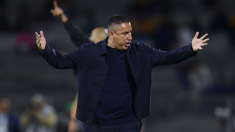 Efraín Juárez arremete contra las quejas por arbitraje de Cruz Azul: “Los que más han sido beneficiados son ellos”