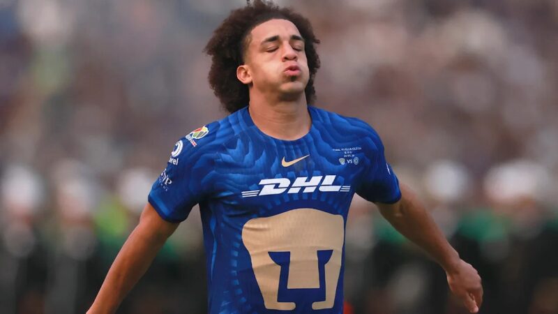 Afición arremete contra Adalberto Carrasquilla por su mala liguilla con Pumas: “Se cuidó para el Mundial”