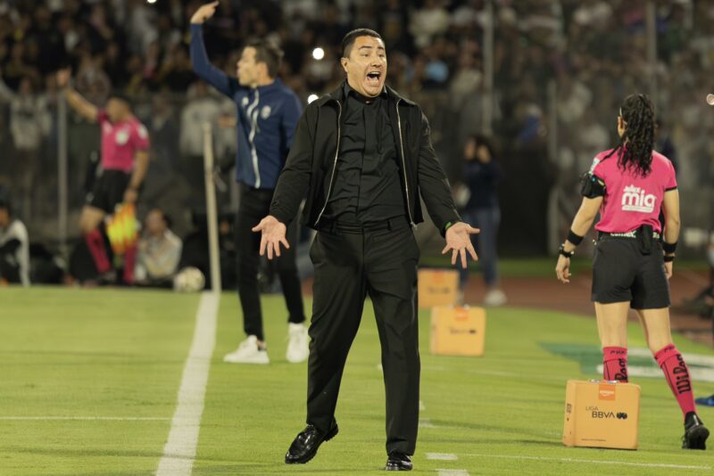 Pumas y los problemas que enfrenta tras la salida de Efraín Juárez