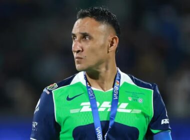 Keylor Navas rompió el silencio sobre la salida de Efraín Juárez