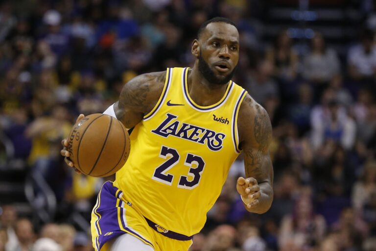 LeBron James llega a los 76ers, ¿Son los favoritos para ser campeones en la NBA?