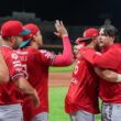 ¡Trevor Bauer lo hace de nuevo! Con pelea incluída, Diablos Rojos del México toman ventaja en la primera ronda de playoffs de LMB