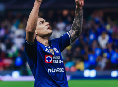 América pierde el invicto y el liderato en “casa” contra Cruz Azul