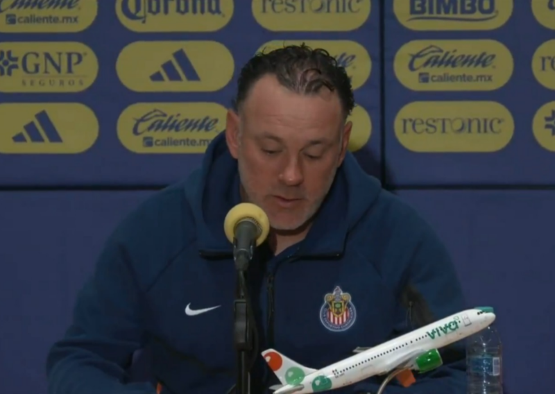 Gabriel Milito se engancha con reportero en conferencia de prensa: “El rival también juega”