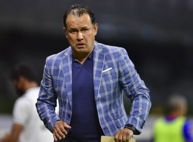 Juan Reynoso regresa al fútbol mexicano como DT de Necaxa