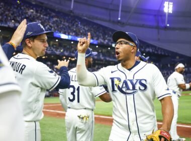 Tampa Bay Rays barren a Yankees con jugada polémica incluída