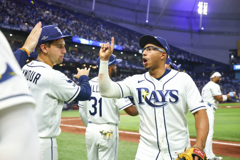 Tampa Bay Rays barren a Yankees con jugada polémica incluída