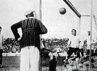 2 de octubre: Primer gol olímpico en la historia