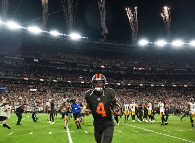 Browns consiguen victoria de locura contra Steelers