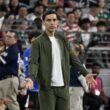 Los errores acabaron con el invicto de Rafael Márquez con México