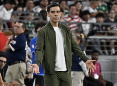 Los errores acabaron con el invicto de Rafael Márquez con México