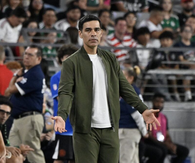 Los errores acabaron con el invicto de Rafael Márquez con México
