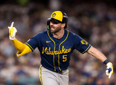 ¡Contra la pared! Milwaukee está a una victoria de eliminar a Dodgers