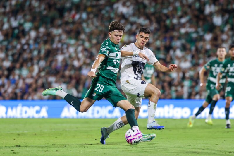 Santos liga seis victorias seguidas con polémica incluida contra Pumas