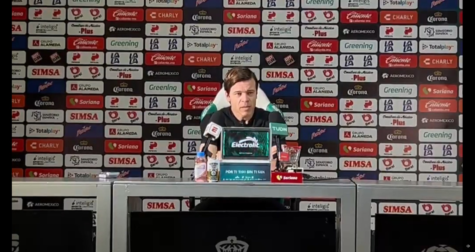 Esteban Solari se va frustrado con polémica expulsión a Nathan Silva: “Lo de hoy es escandaloso"